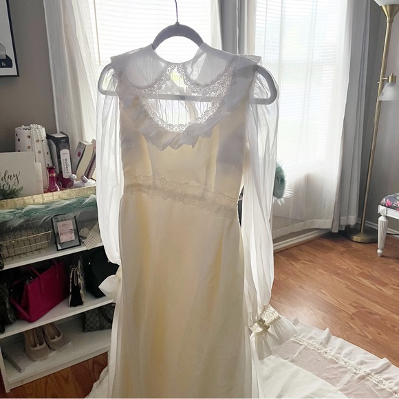 Vintage Victorian wedding gown dress with kleinerts inserts - Picture 4 of 17